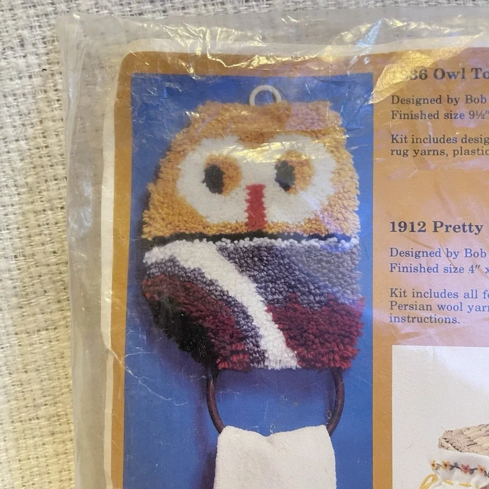 Owl Towel Holder 1912 Creative Circle ACOC 1836‎ kit NEW 1981 yarn Vintage  80s